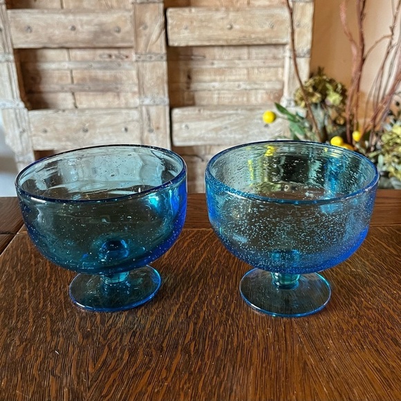 Set of 2 VTG Cobalt Blue Hand Blown Footed Bubble Glass Dessert Bowls Art Glass - Picture 1 of 11